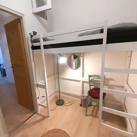 Konukevi Vicina Al Centro Di *