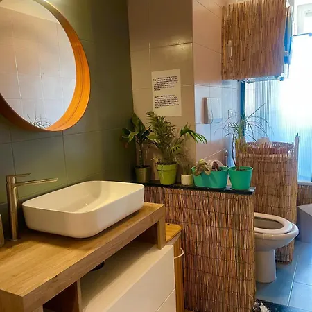 Konukevi Vicina Al Centro Di